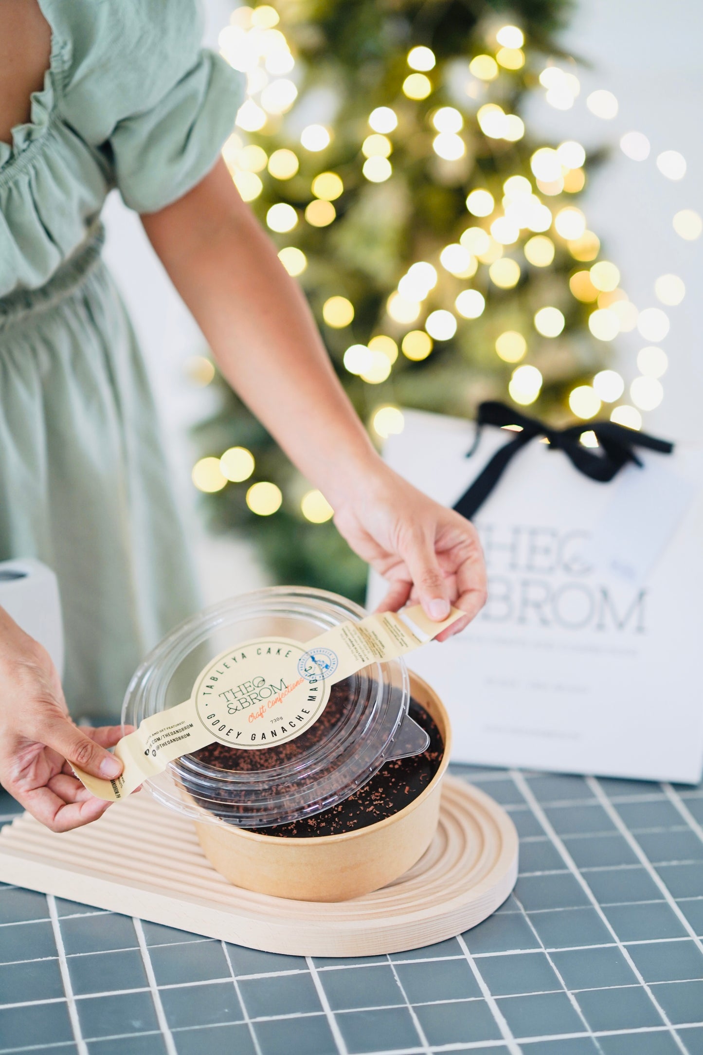 Gooey Ganache Magic Tableya Cake (730g)